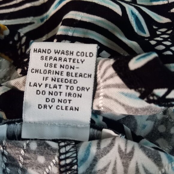 Carmen Marc Valvo Size 2X Tunic Top Womens Black Floral Short Sleeve Relaxed Fit - Picture 7 of 7